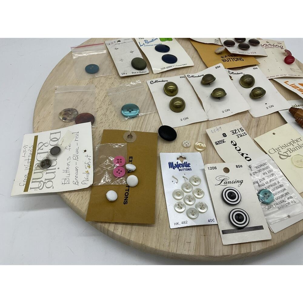 Vintage Sewing Buttons Lot On Cards Lansing Costumakers Multi-Color Plastic - Picture 2 of 7